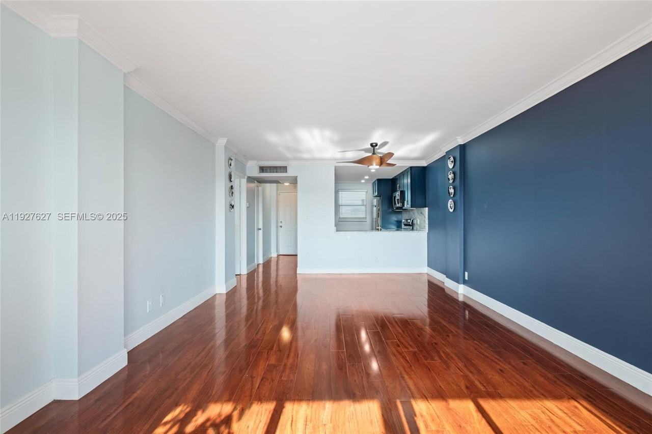 116 Royal Park Drive #1164D - Photo 5 of 30