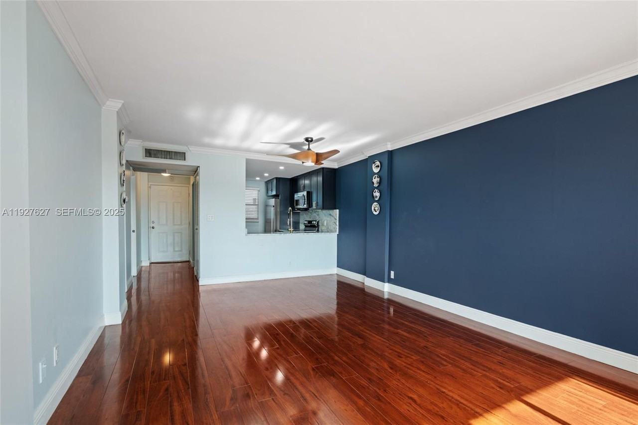 116 Royal Park Drive #1164D - Photo 6 of 30