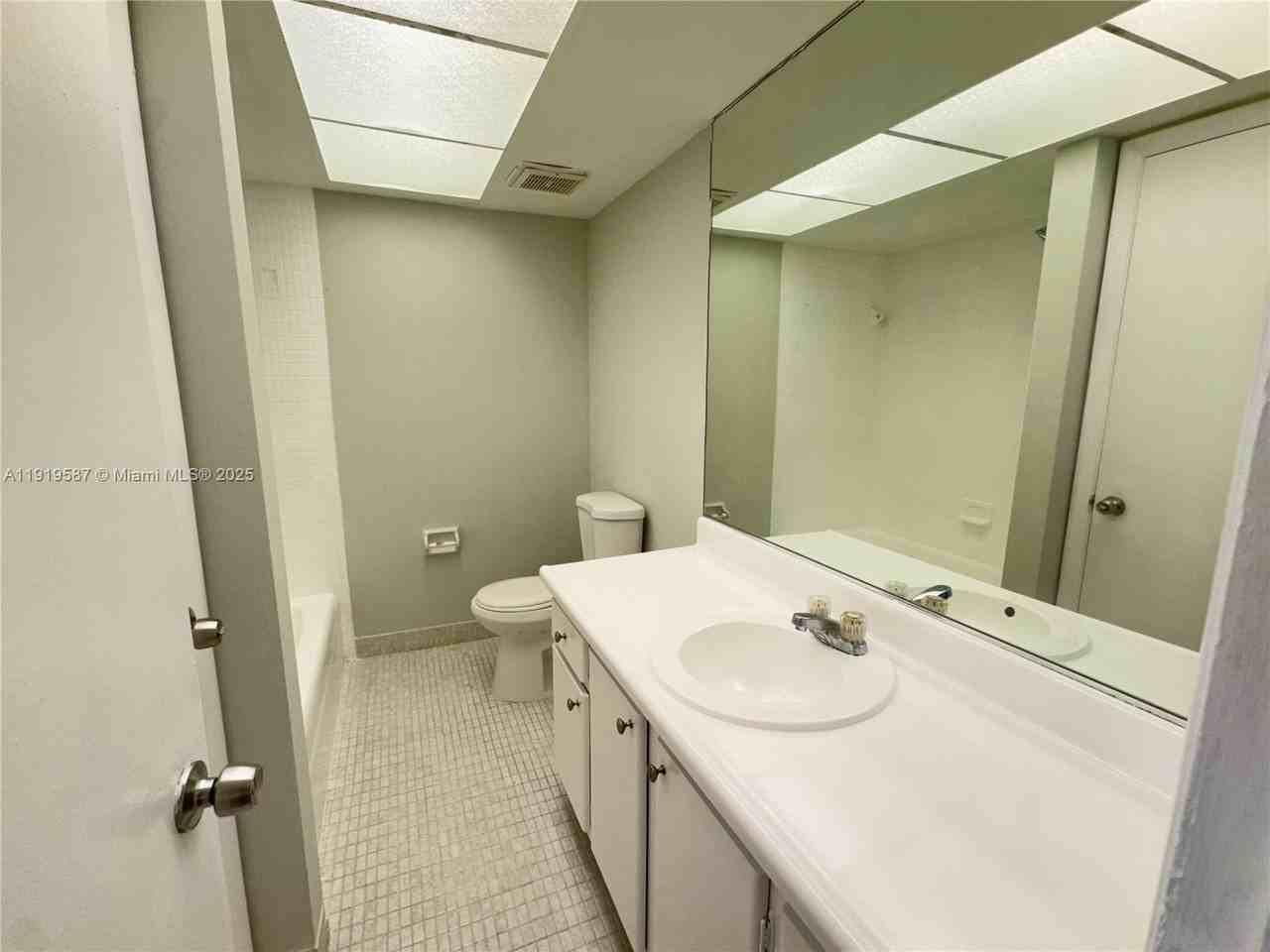 5451 Southwest 37th Street #5451-5451 - Photo 6 of 11