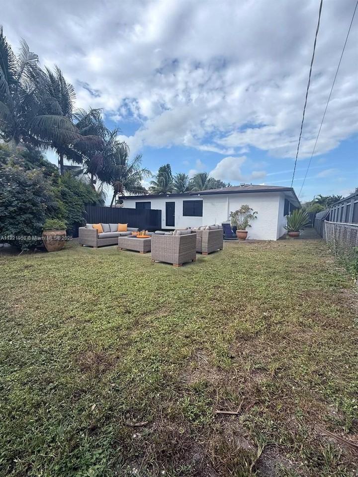 4240 Southwest 27th Street