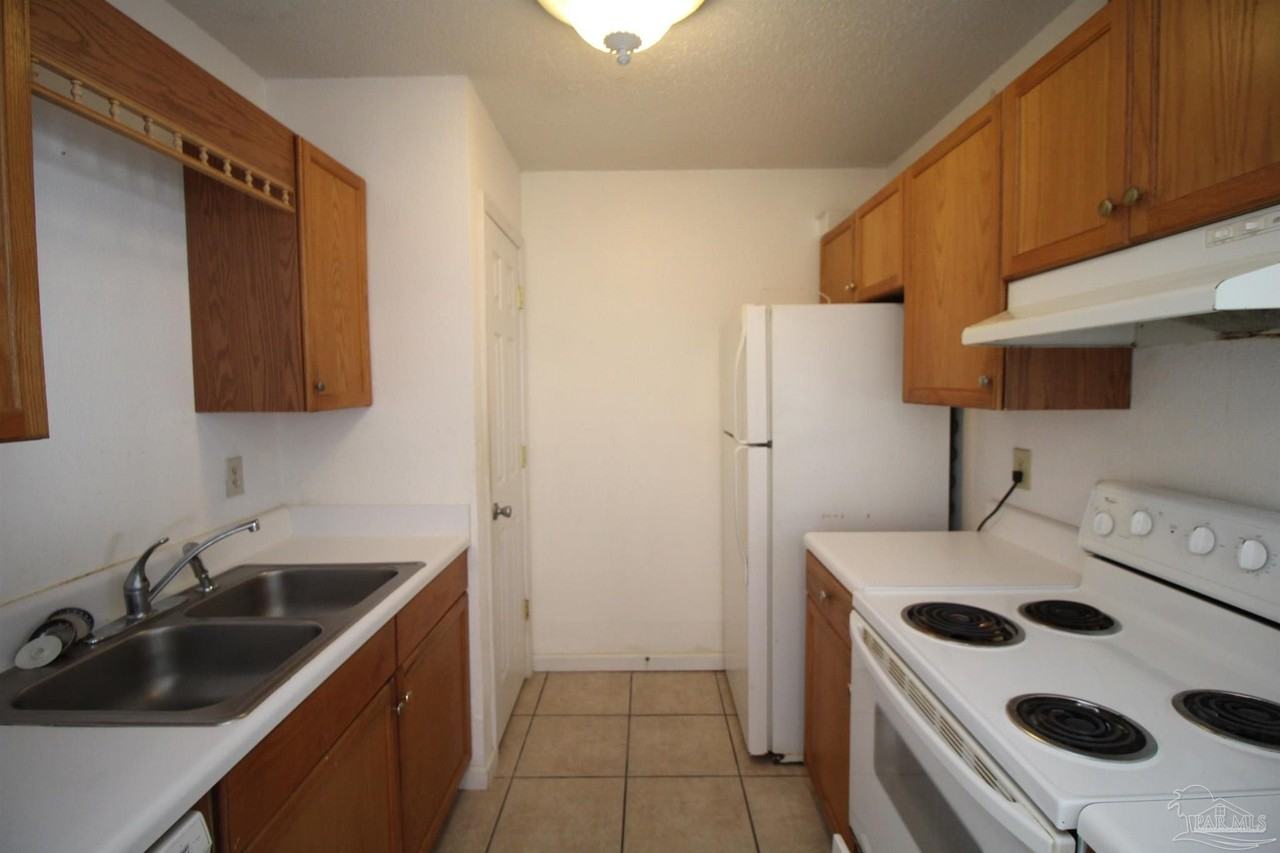 3352 Greenbriar Circle #3352C - Photo 2 of 16