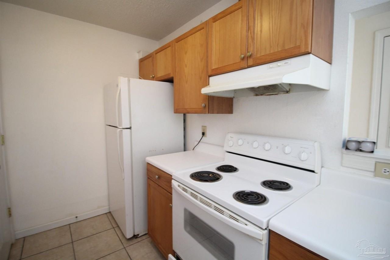 3352 Greenbriar Circle #3352C - Photo 3 of 16