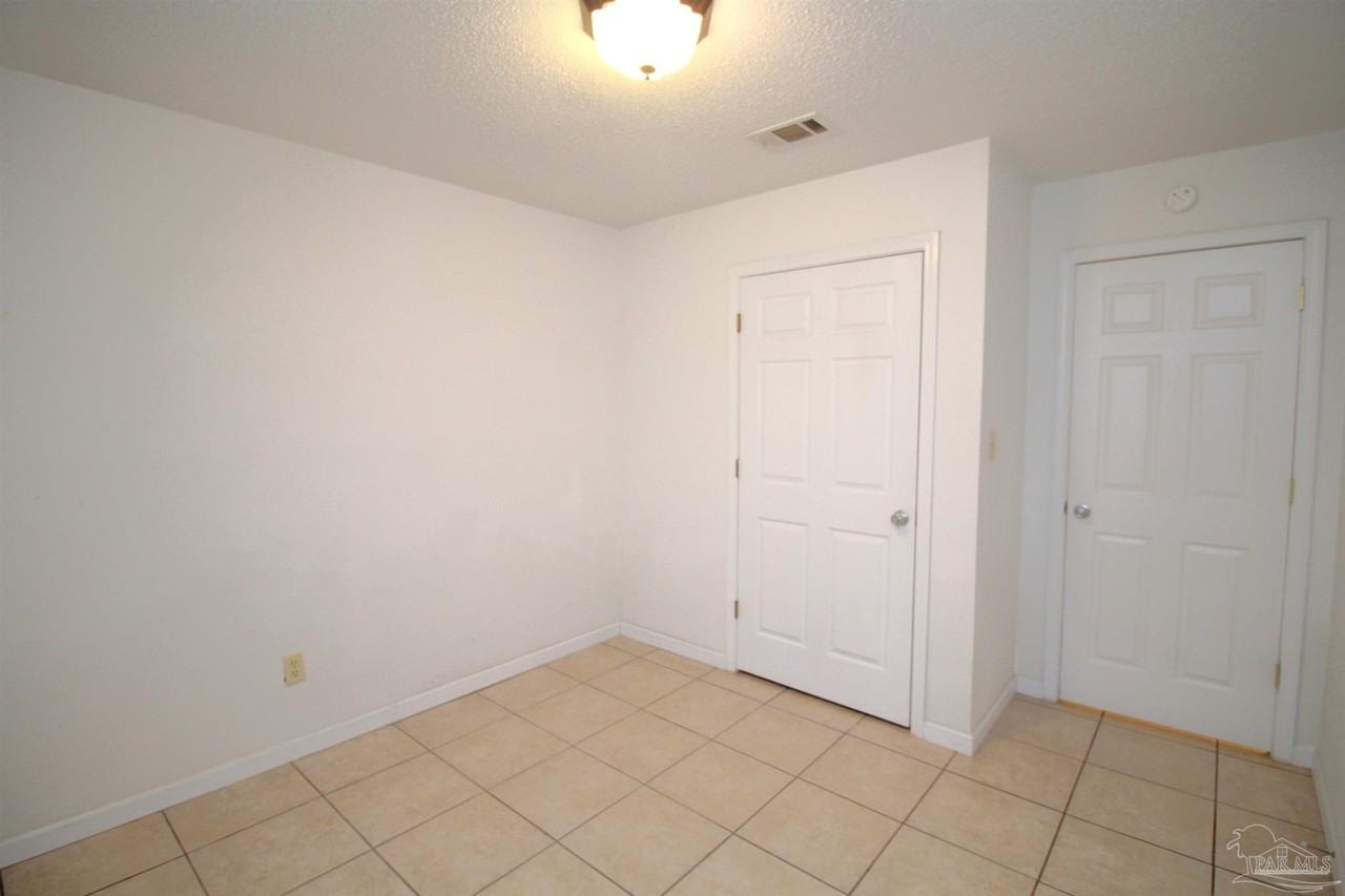 3352 Greenbriar Circle #3352C - Photo 5 of 16