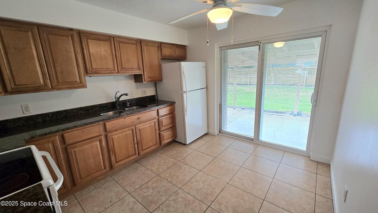 535 Lee Avenue #535A - Photo 5 of 12