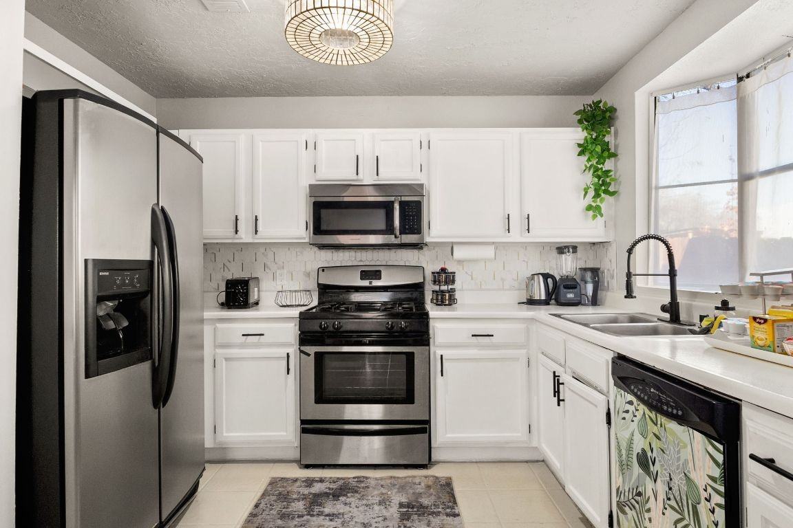 5400 Alexis Cove #5400 - Photo 2 of 34