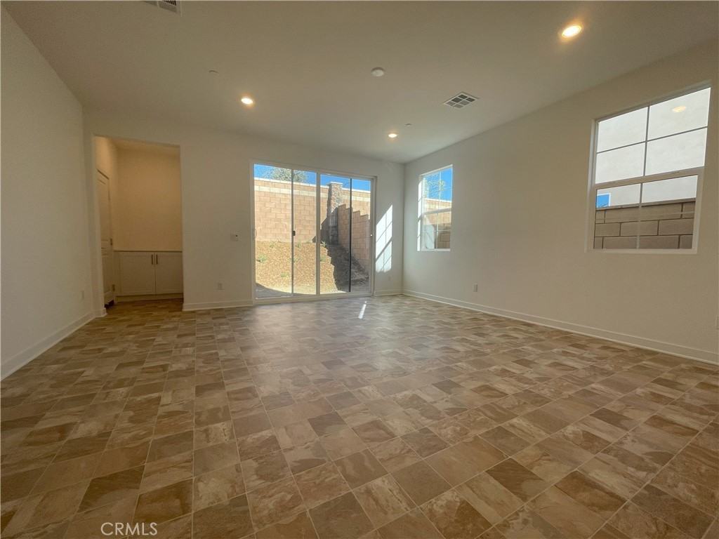 2591 E Pheasant Way #2591 - Photo 2 of 21