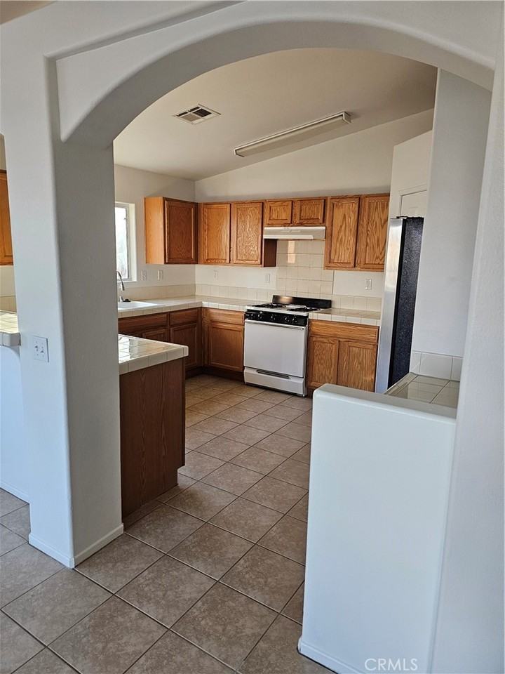 781 Aurora Way #781 - Photo 3 of 6