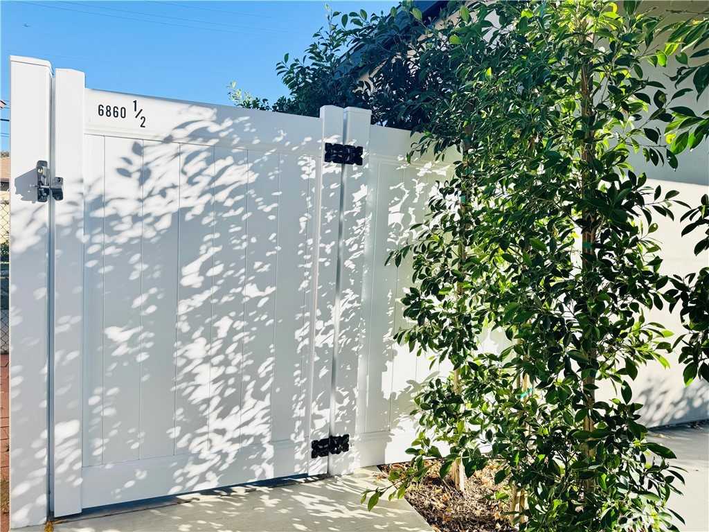 6860 Aura Avenue #6860 - Photo 5 of 17