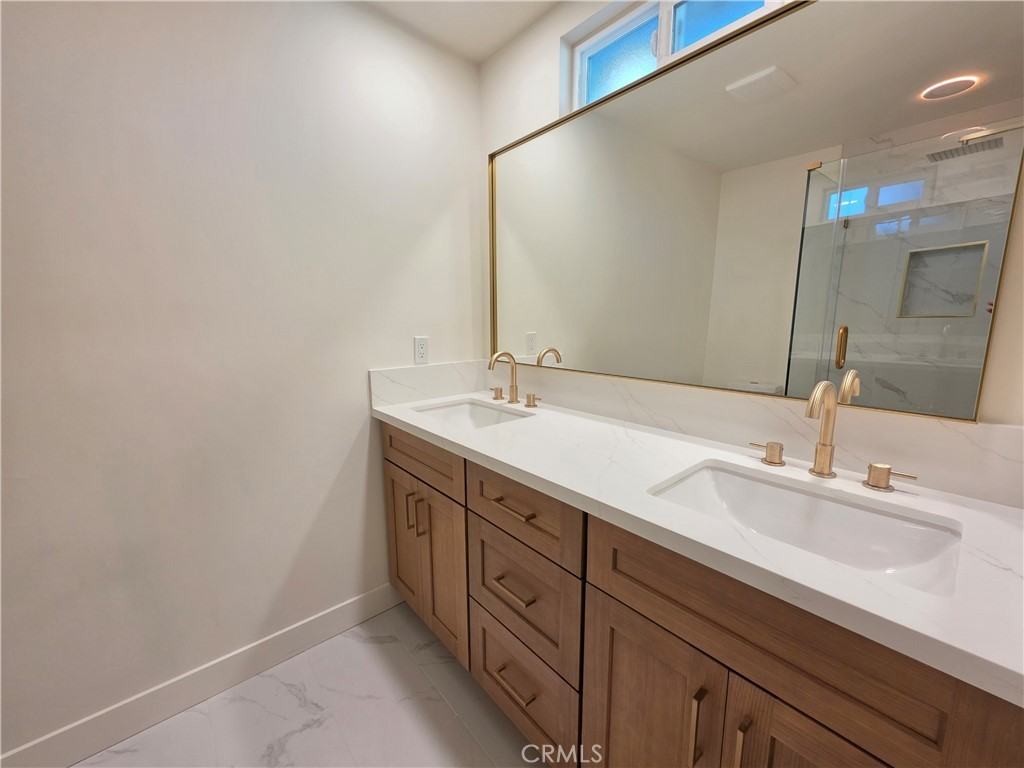 18719 Bassett Street #18719 - Photo 4 of 24