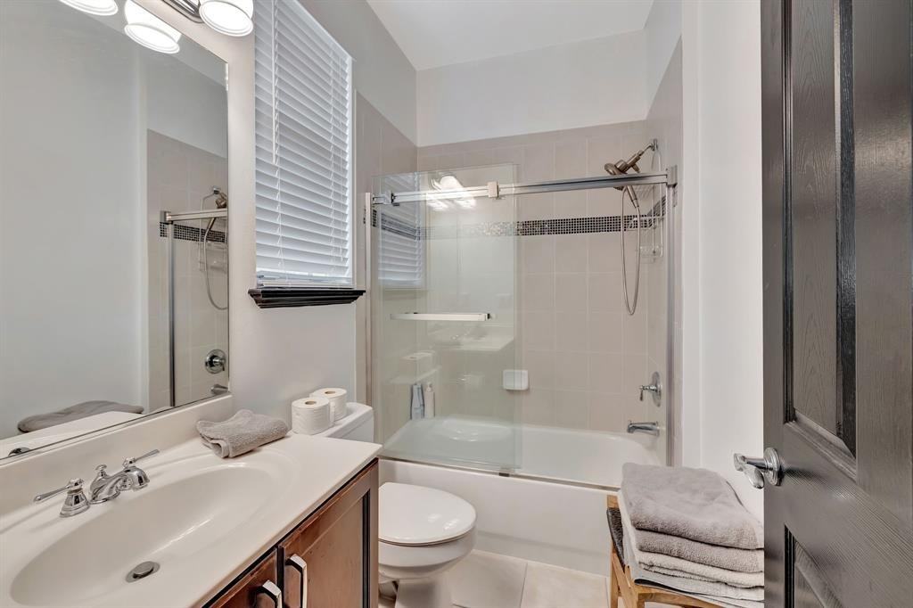 2309 Northeast 9th Avenue #2309-2309 - Photo 3 of 23