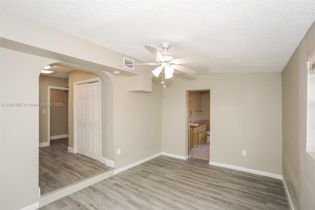 5835 Southwest 117th Avenue #5835 - Photo 4 of 16