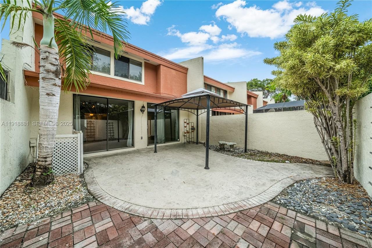 7827 Southwest 106th Circle #7827-7827 - Photo 2 of 23