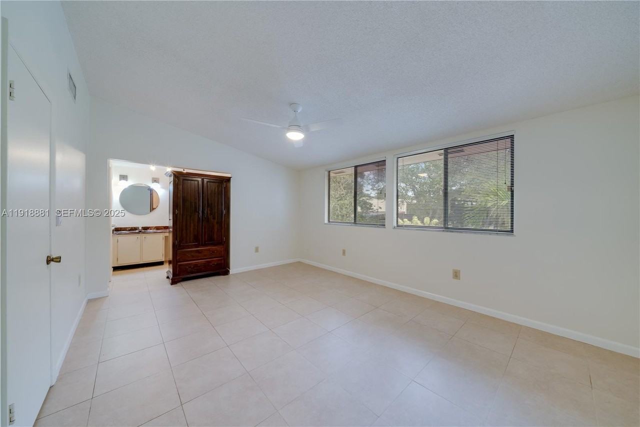 7827 Southwest 106th Circle #7827-7827 - Photo 7 of 23