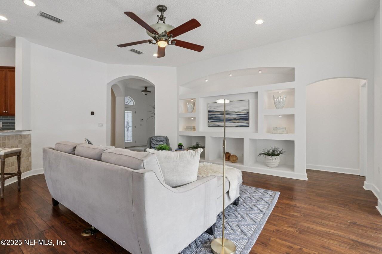 10008 Sifton Court #10008 - Photo 4 of 50