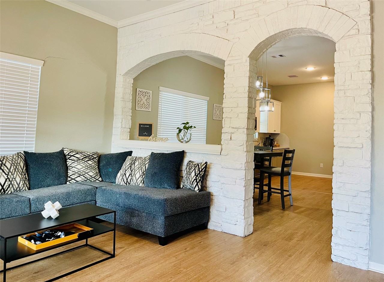 1714 Mary Street #1714A - Photo 4 of 17