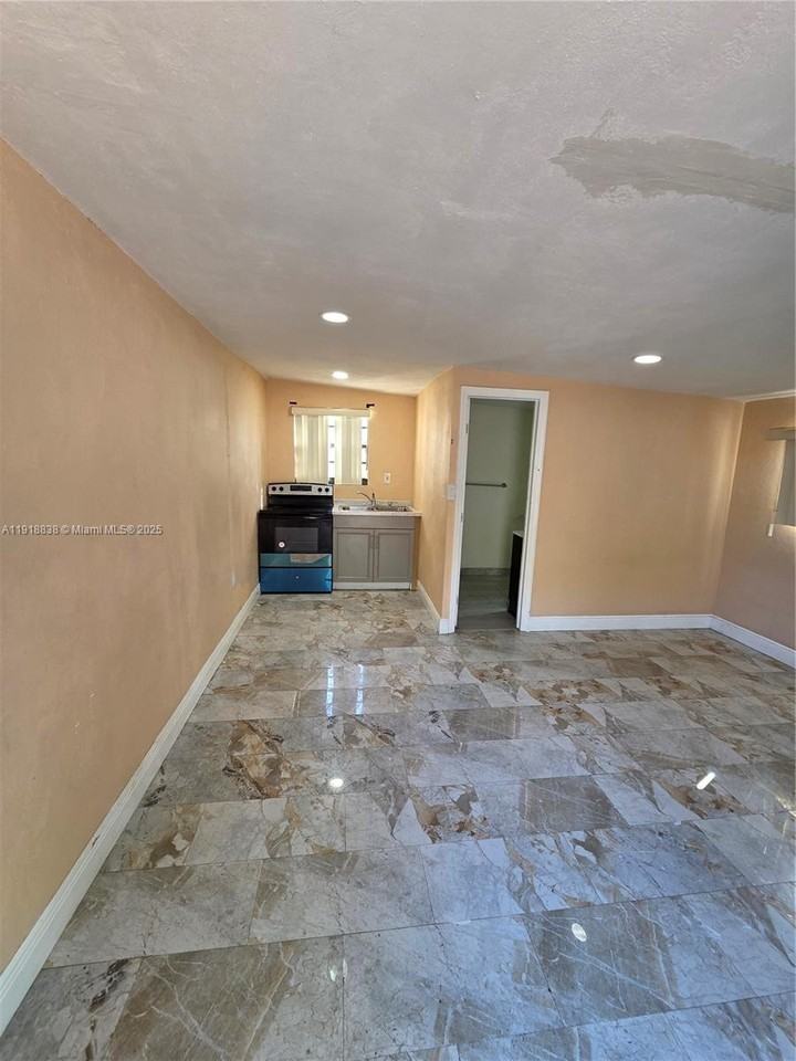 Miami Gardens Drive #1232-2 - Photo 6 of 6