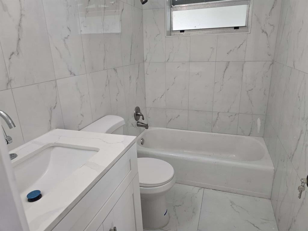 1220 Northeast 206th Street #1220