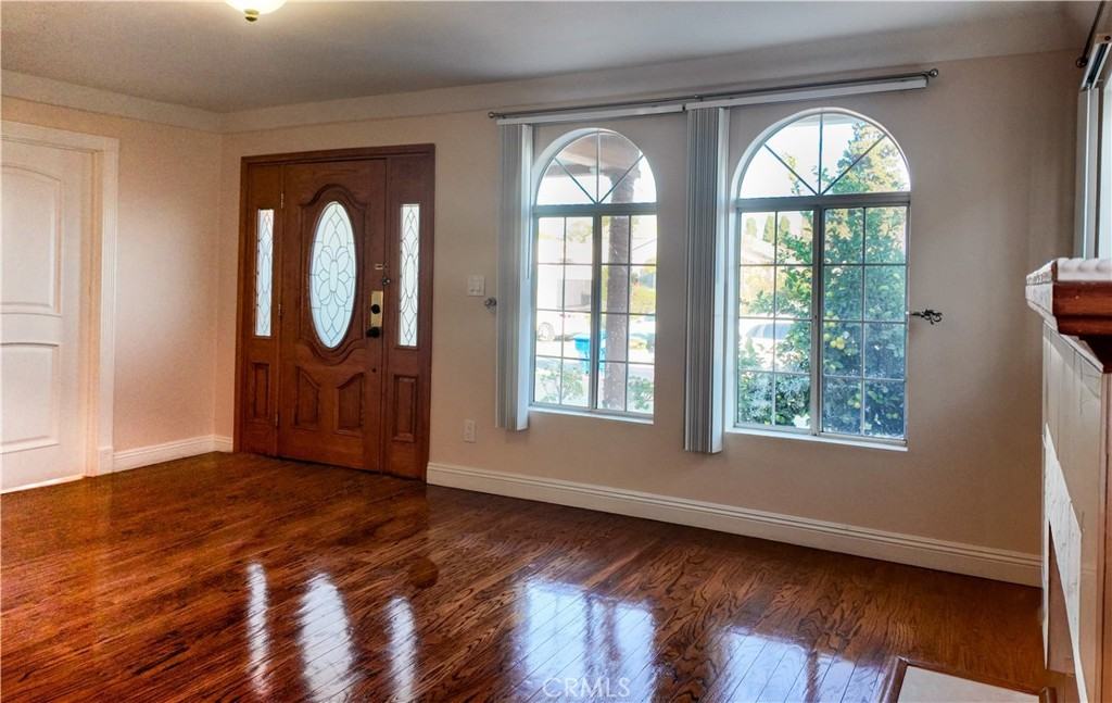 1907 Carmona Avenue #1907 - Photo 5 of 45