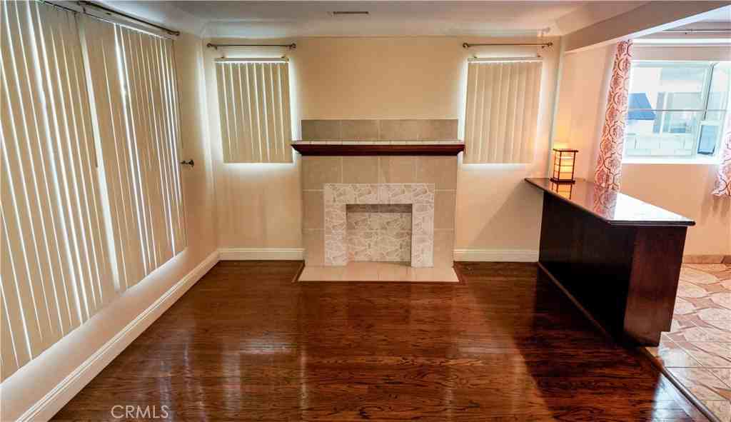 1907 Carmona Avenue #1907 - Photo 6 of 45