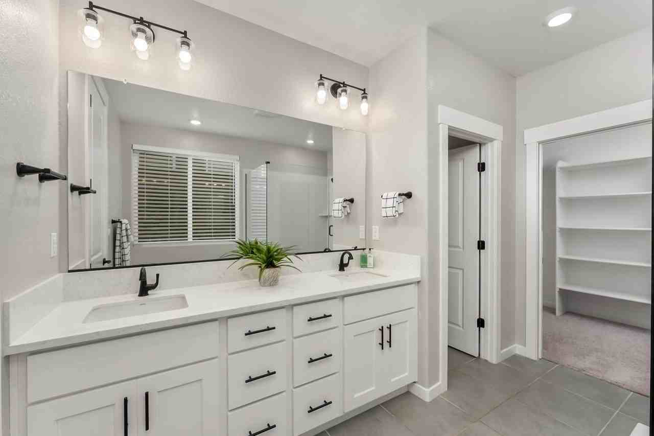 7020 Talmage Court #7020 - Photo 4 of 40