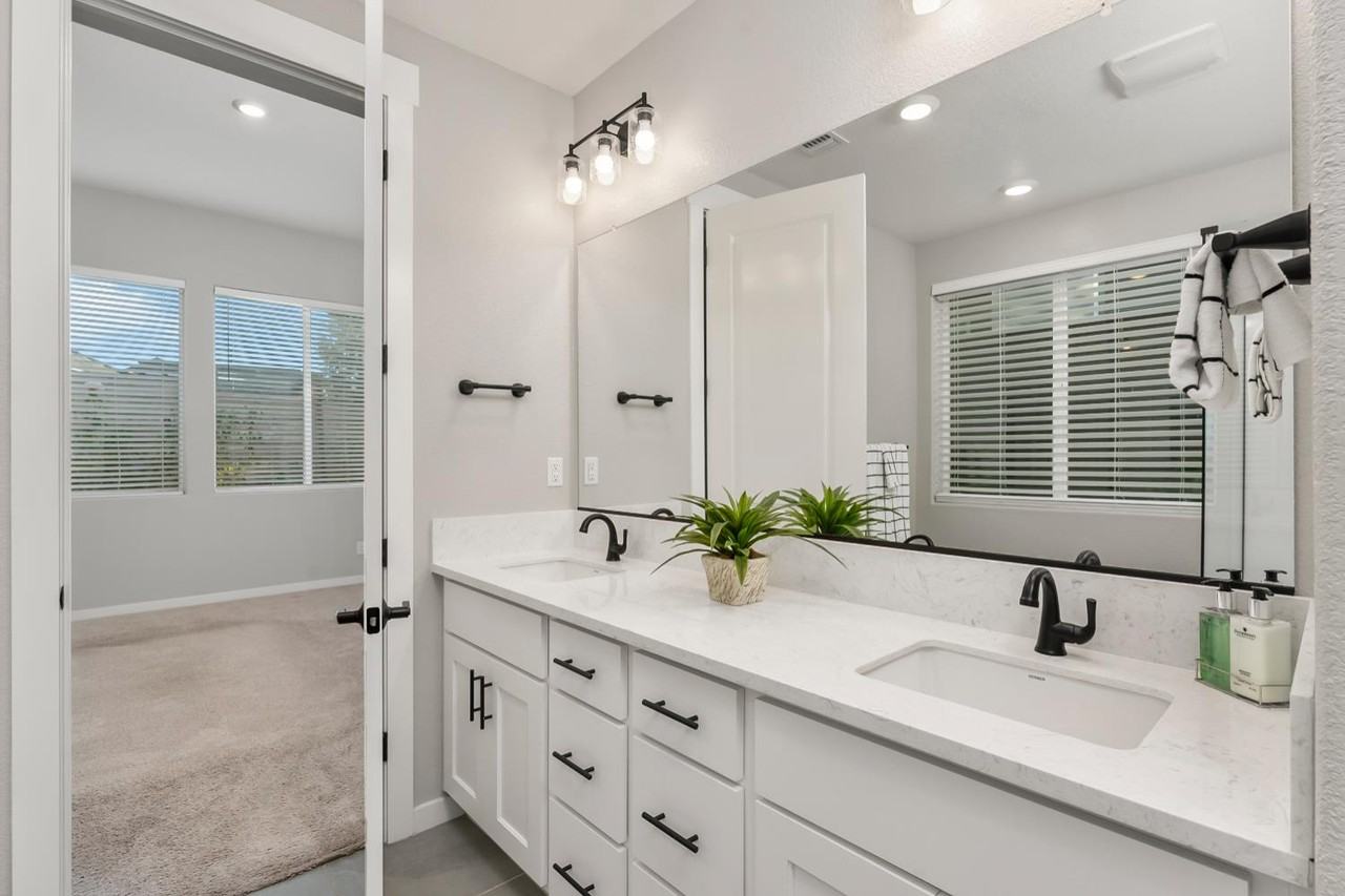 7020 Talmage Court #7020 - Photo 5 of 40