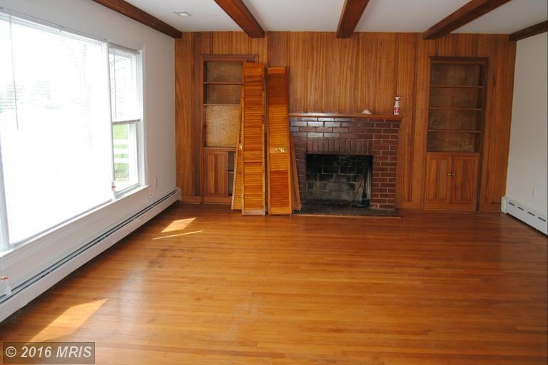 20660 Piney Point Rd - Photo 2 of 24