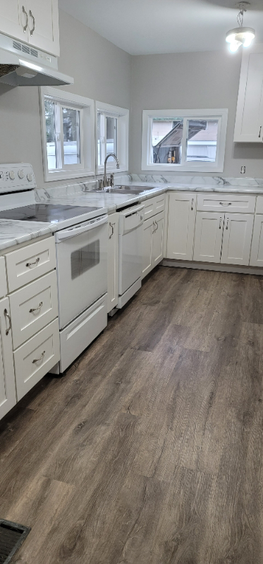 551 West Franklin Avenue - Photo 3 of 6