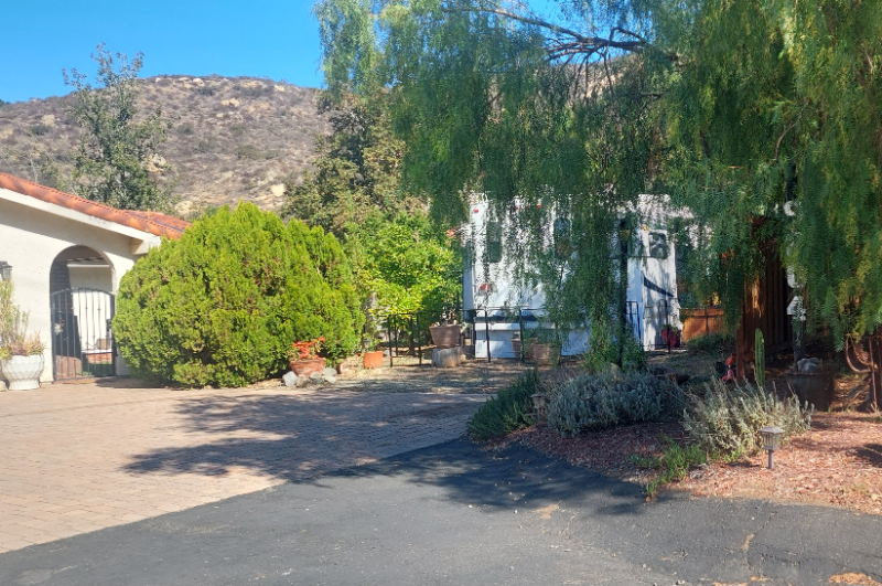 9204 Old Castle Rd - Photo 6 of 18