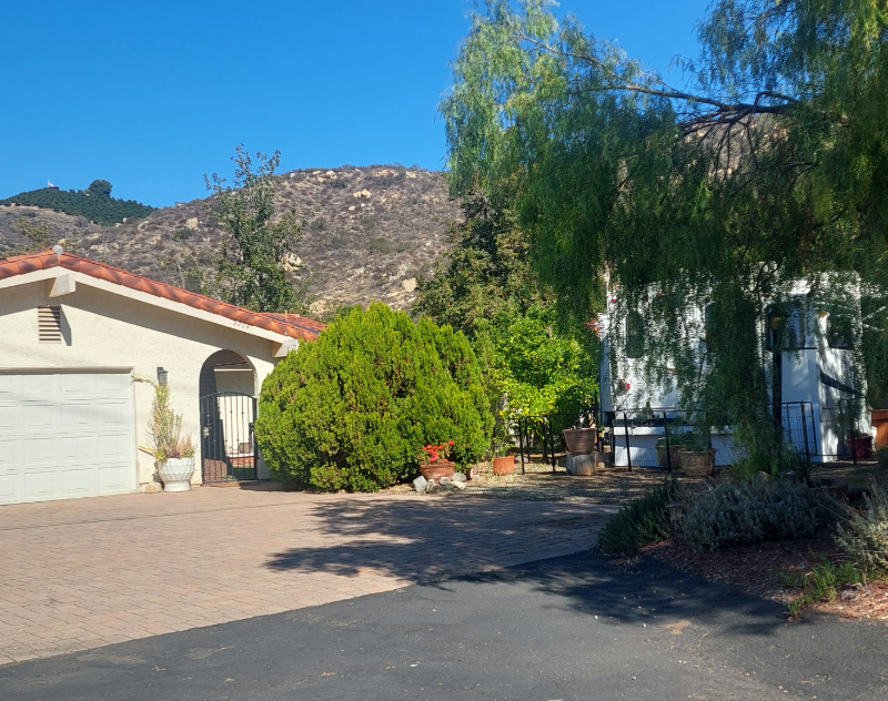 9204 Old Castle Rd - Photo 7 of 18