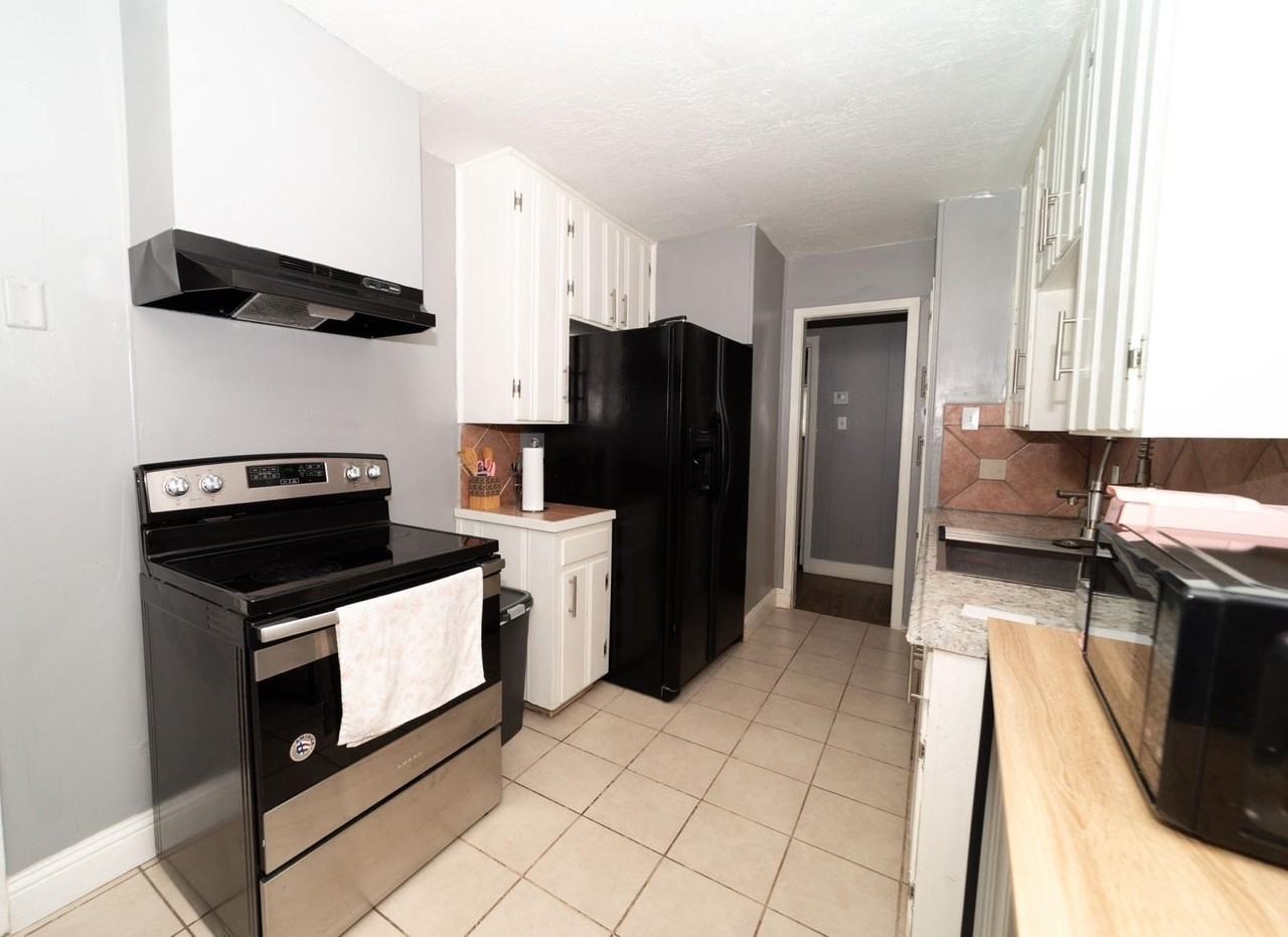 1502 Acacia Drive #1502 - Photo 7 of 14