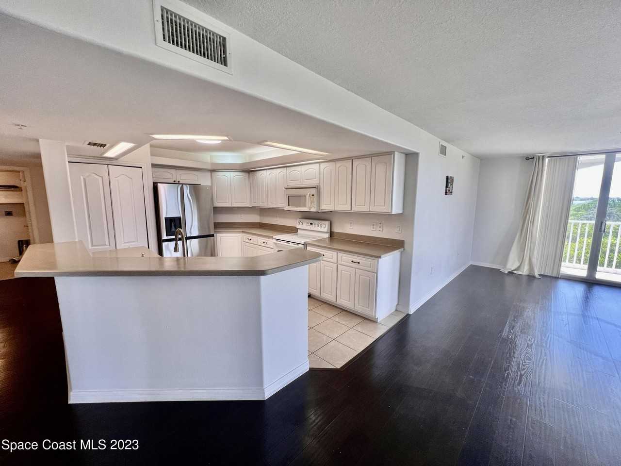 800 Del Rio Way #800-402 - Photo 2 of 24