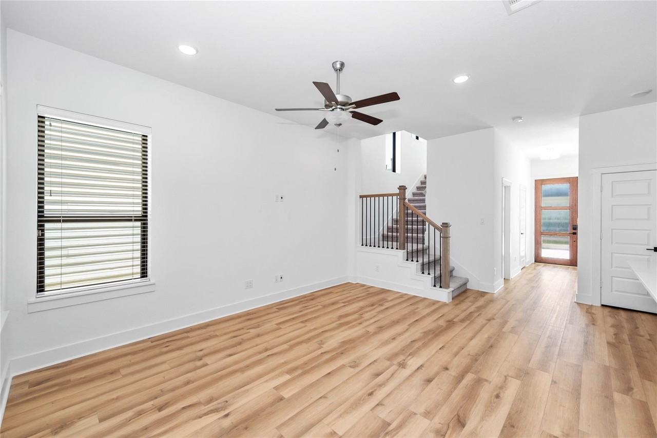 18618 Curteous Way #18618 - Photo 4 of 30