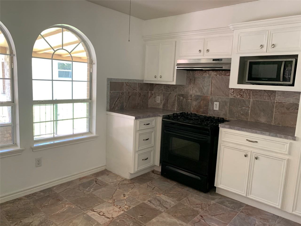 4722 Woodside Street #4722 - Photo 5 of 24