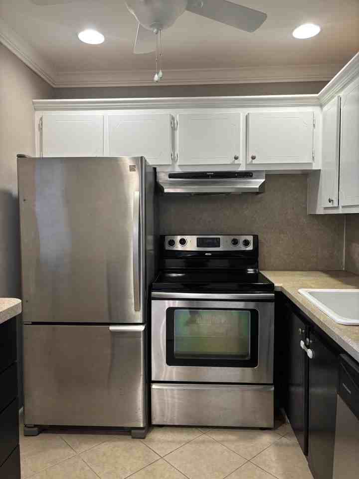 87 Windsor Drive #87 - Photo 3 of 22