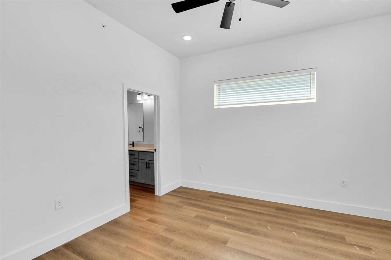 1872 Bernard Street #1872 - Photo 3 of 38