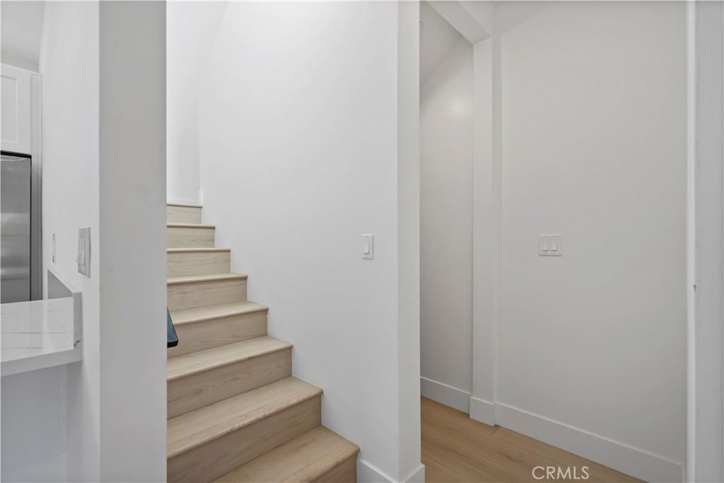 11533 Dronfield Ave #11533 - Photo 5 of 38