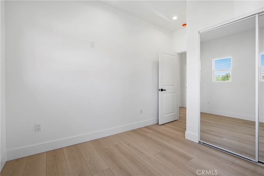 11533 Dronfield Ave #11533 - Photo 7 of 38