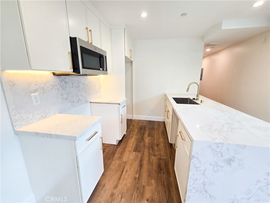 1774 1/2 W 37th Pl #1774 - Photo 3 of 12