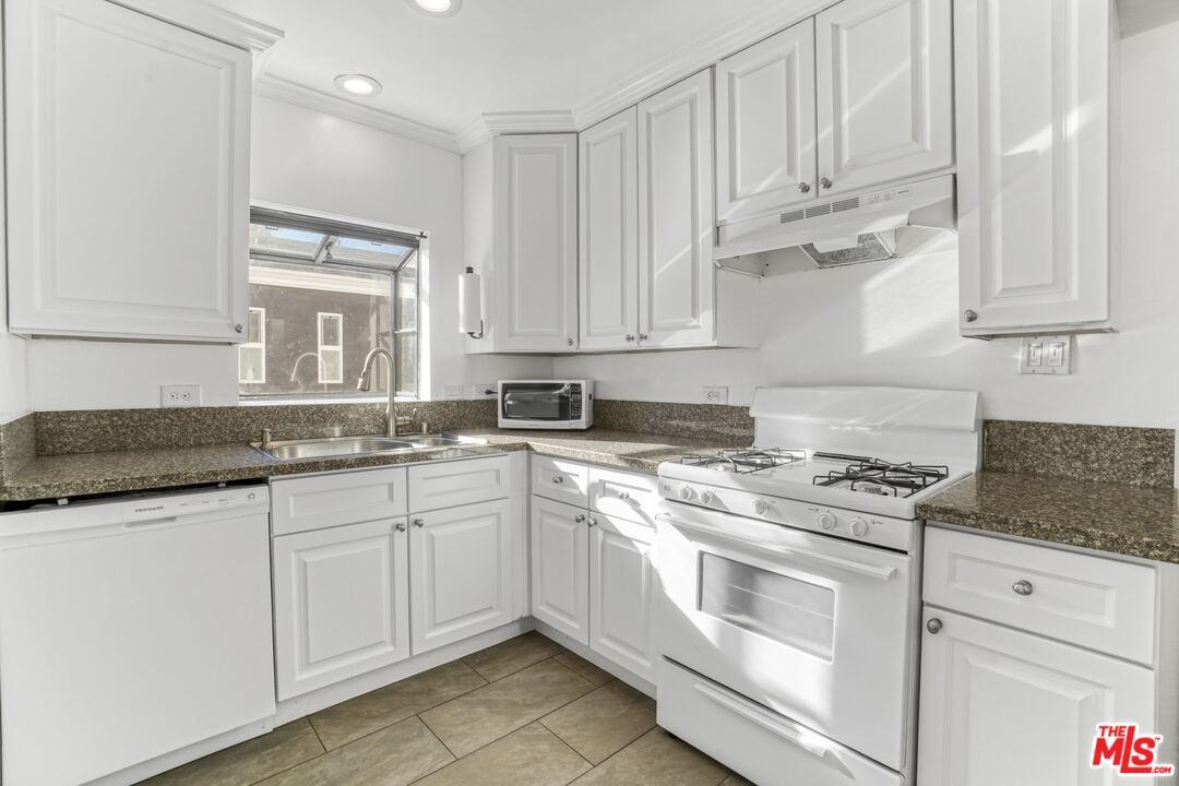 10226 Regent Street #10226 - Photo 4 of 33