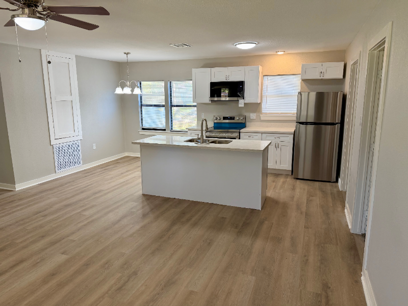 2306 Staunton Dr - Photo 2 of 18