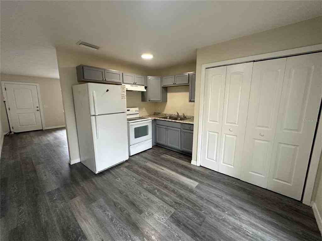 453 Beech Ave #453 - Photo 7 of 8