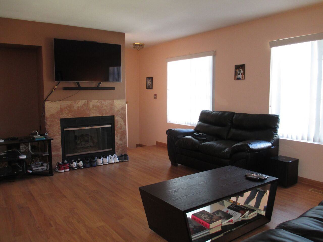 278 Windsor Ct #D - Photo 2 of 11