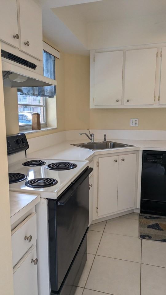 18081 Se Country Club Dr - Photo 2 of 39