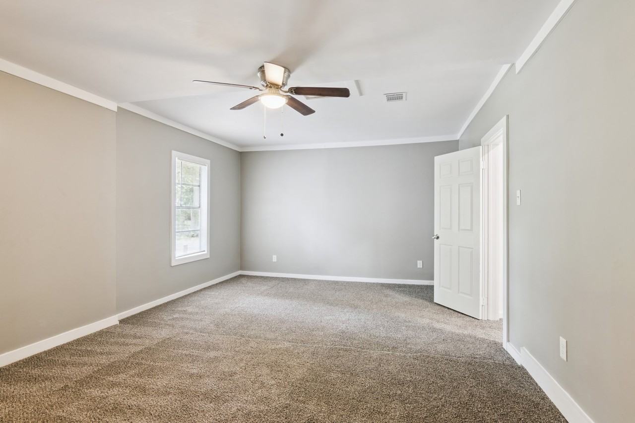 1606 Oaks Drive #1606 - Photo 6 of 29