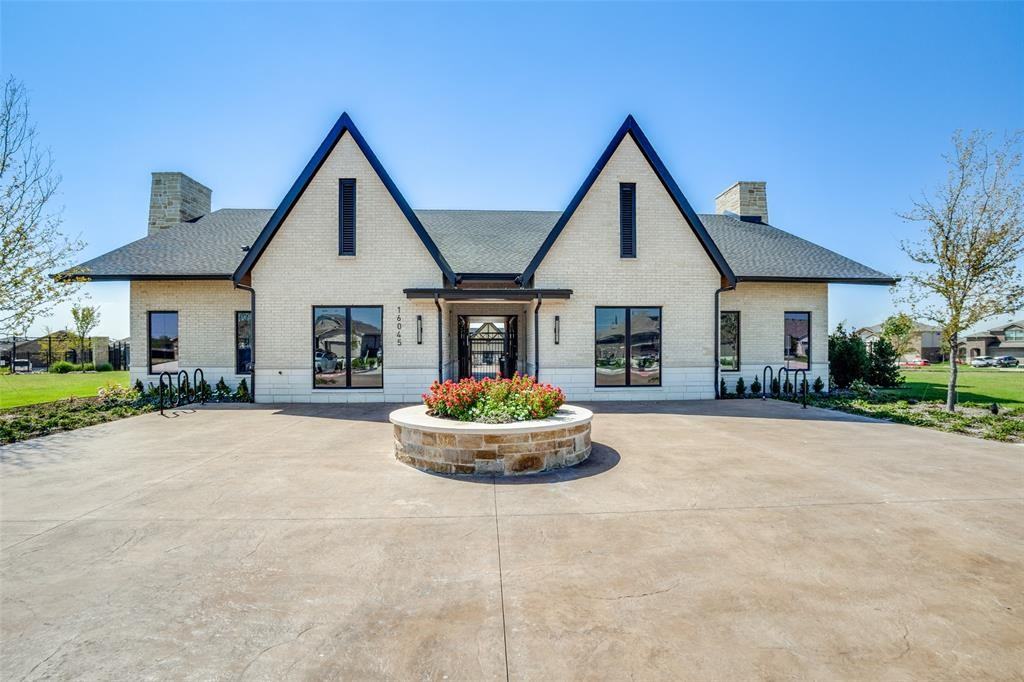 852 Finchley Drive #852 - Photo 3 of 23