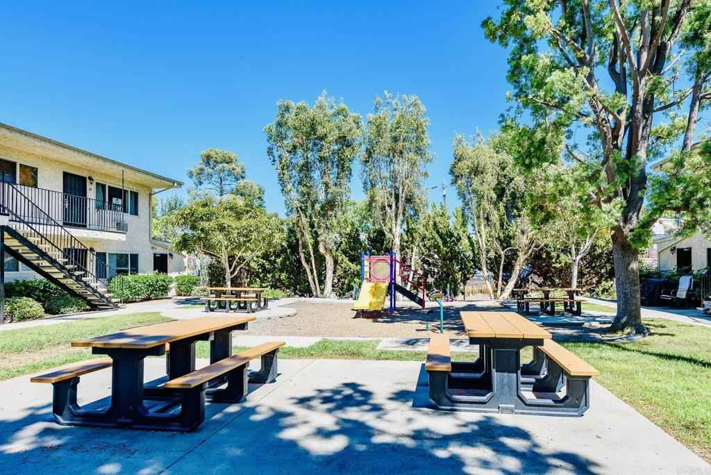 391 Emerald Ave #391-12 - Photo 3 of 15