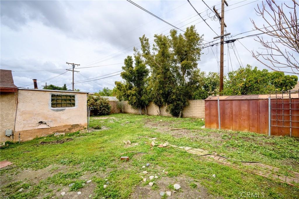 10727 Keswick Street #10727 - Photo 3 of 35