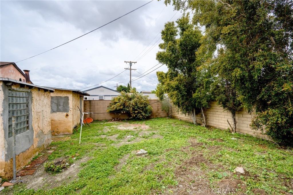 10727 Keswick Street #10727 - Photo 4 of 35