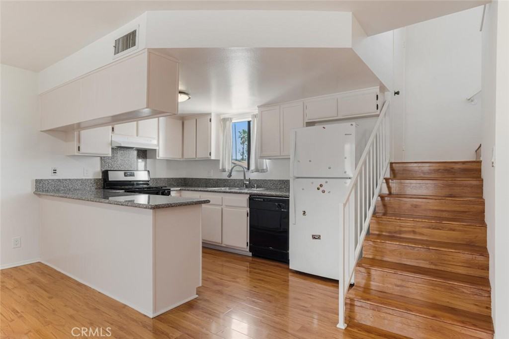 1129 Linden Avenue #1129-5 - Photo 4 of 22