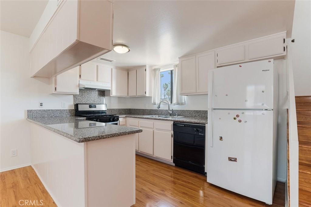 1129 Linden Avenue #1129-5 - Photo 5 of 22